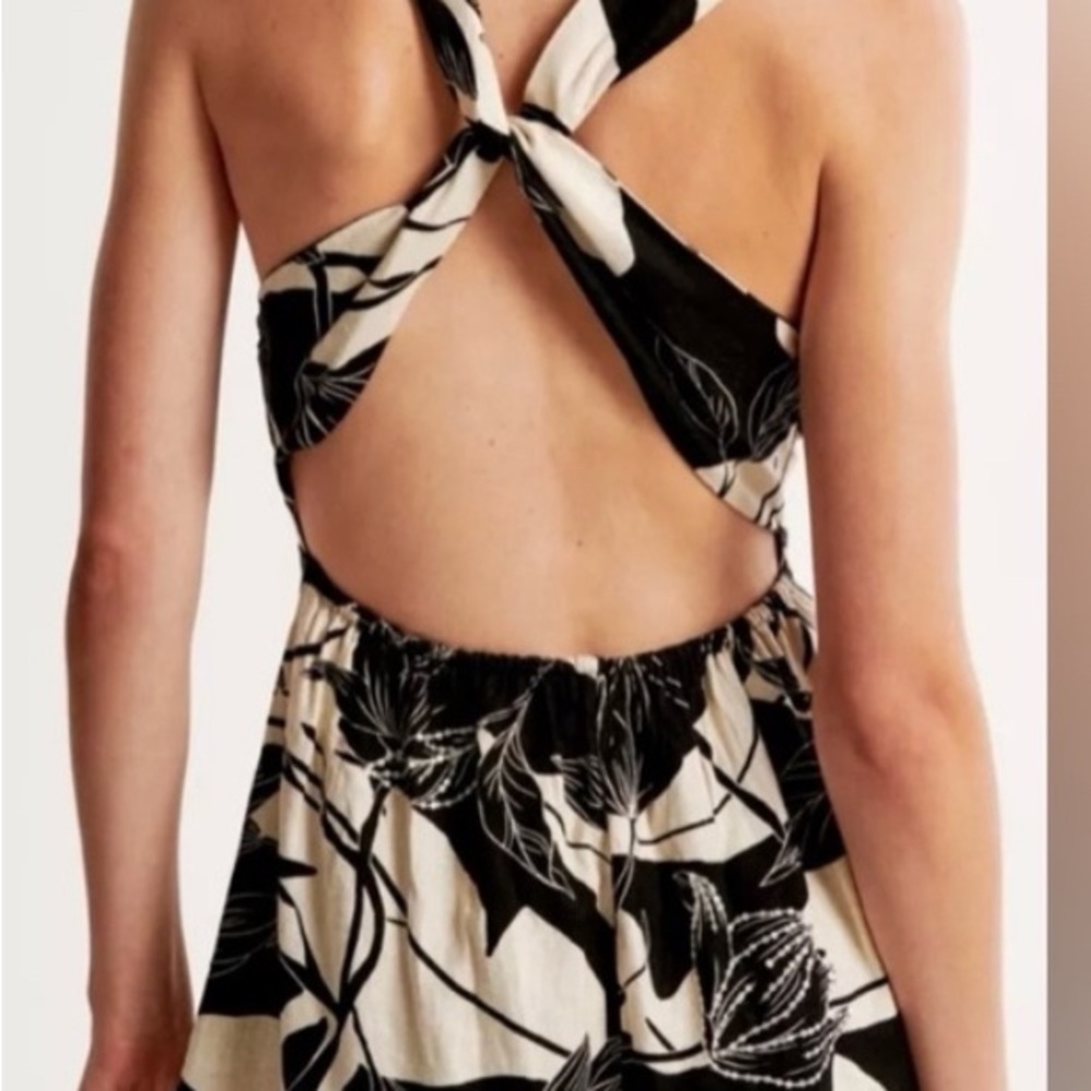 Abercrombie & Fitch Black and White Halter Sundress new with tag